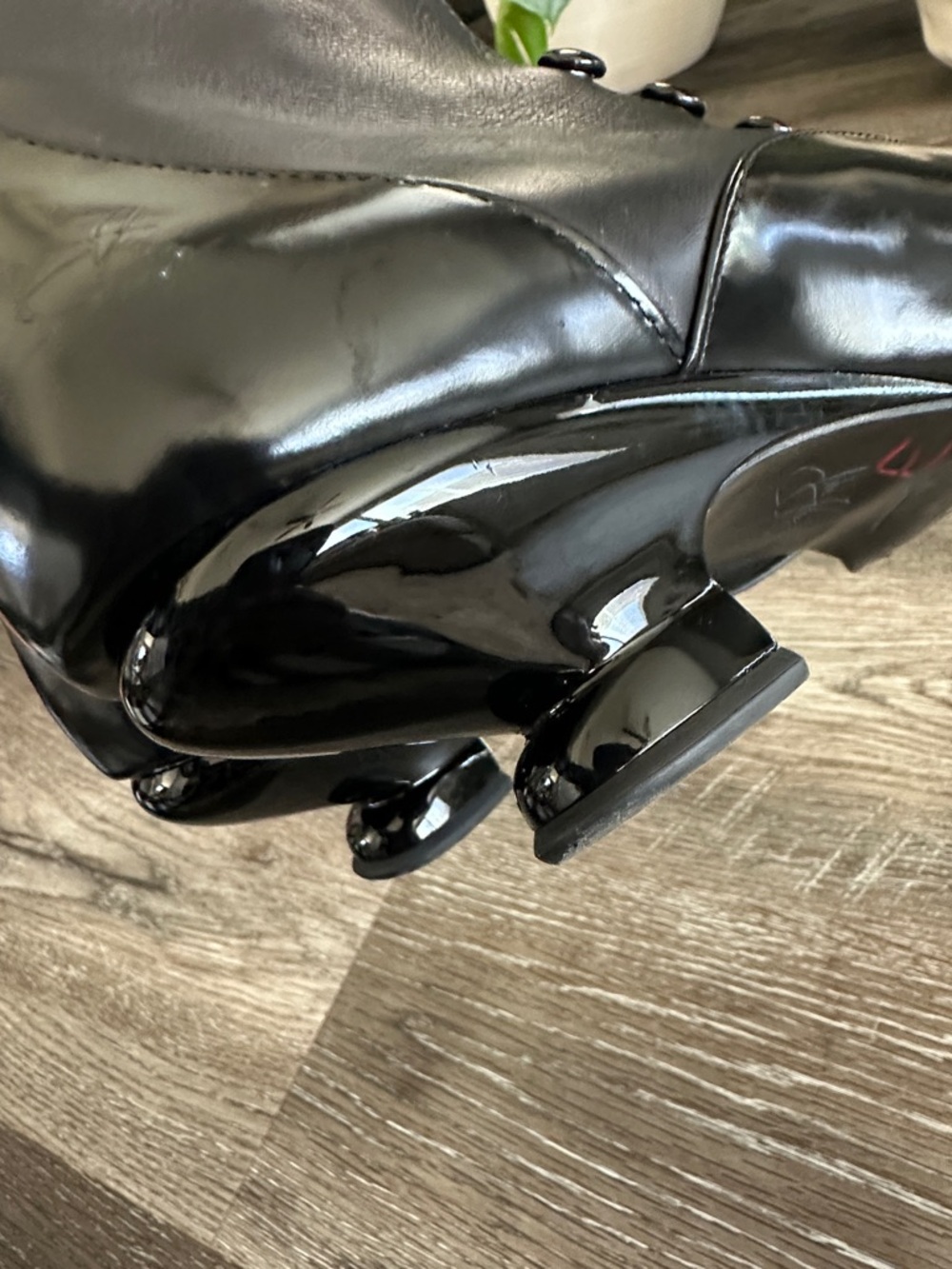 Rare John Fluevog Size 9 Pointed Lace-Up Black Patent Ankle Boots - - Picture 7 of 17